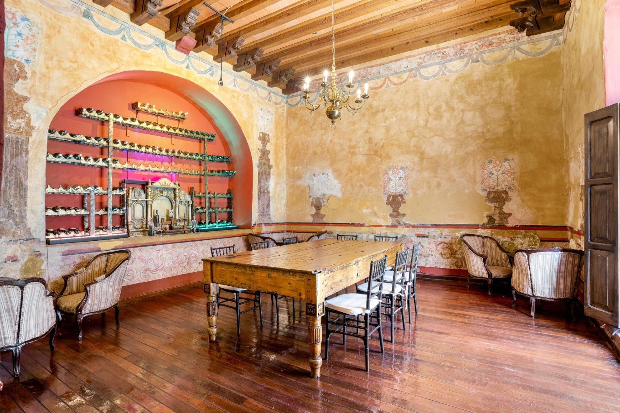 Отель Quinta Real Пуэбла Экстерьер фото The wine tasting room at the winery